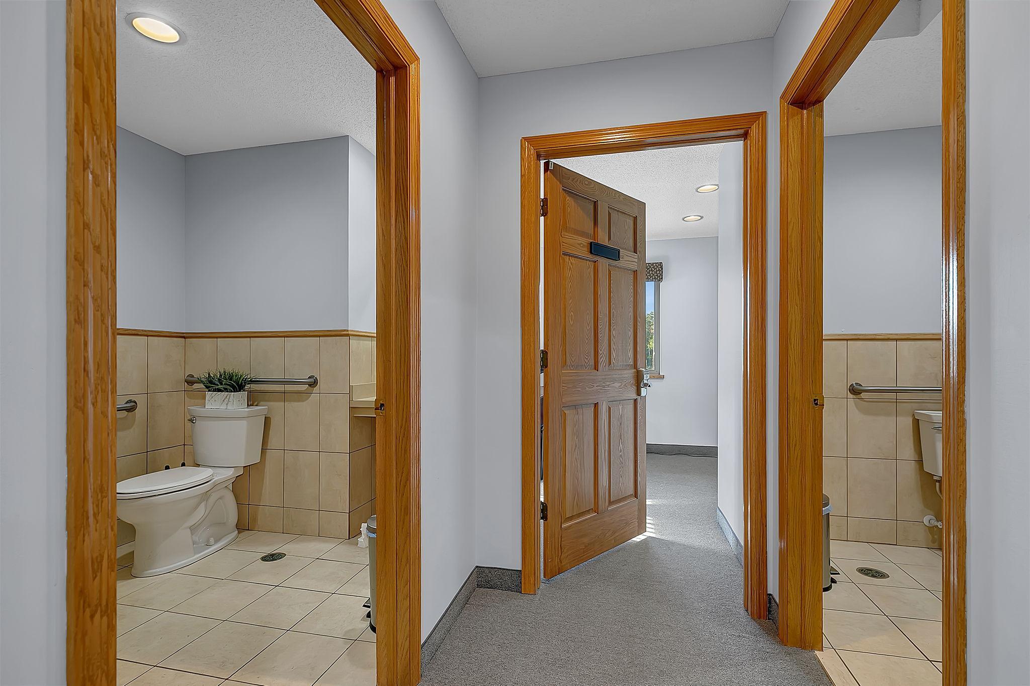 Upper level bath/office