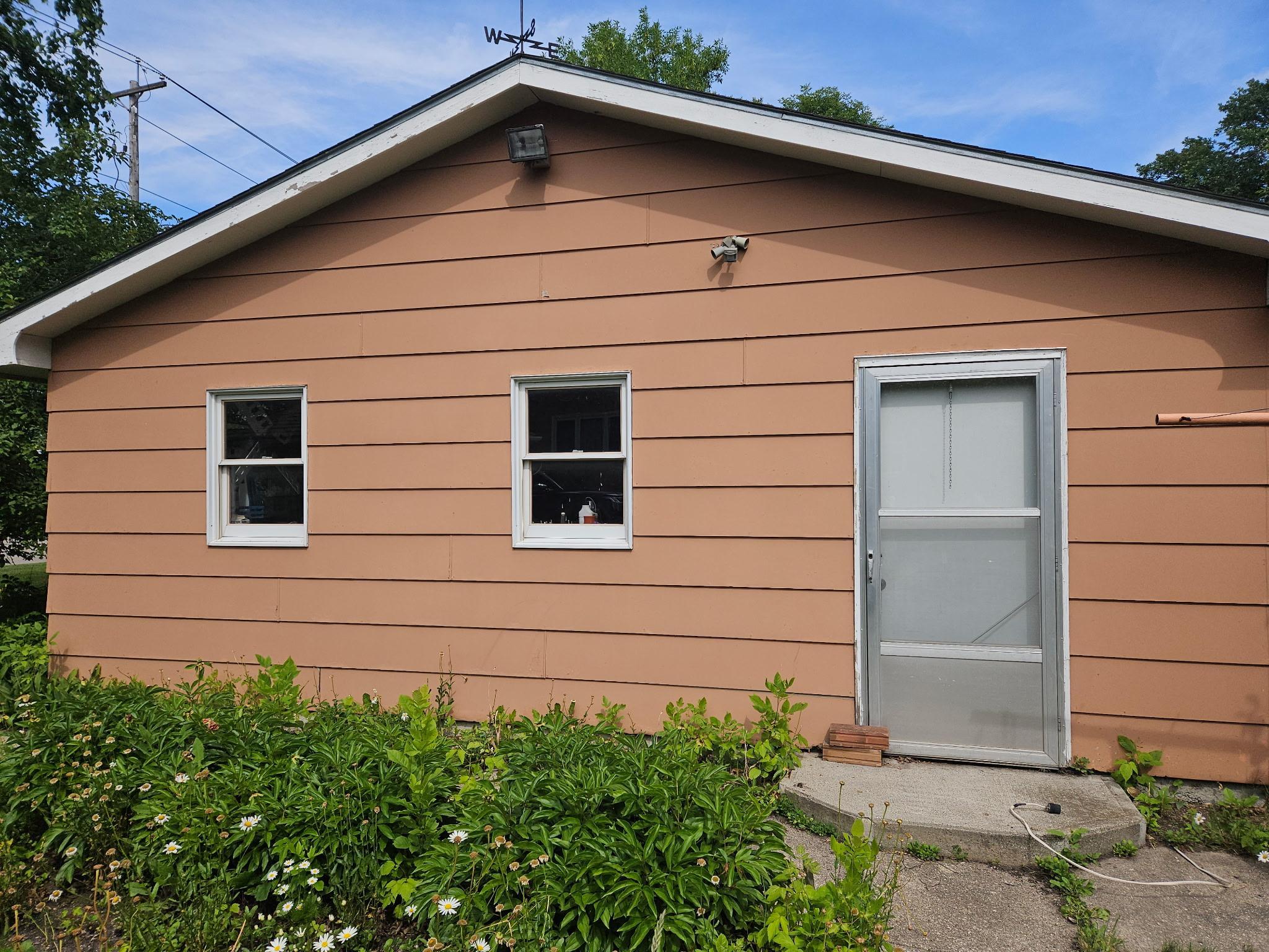 304 Arnold Avenue S, Thief River Falls, MN 56701