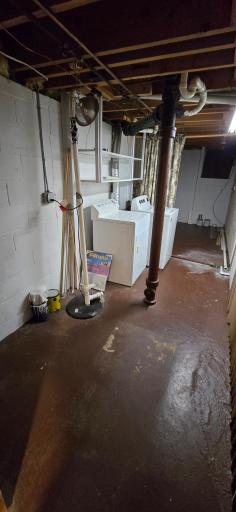 Bsmt.Storage.b.jpg