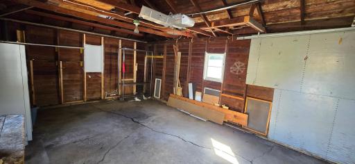 Garage.inside.jpg