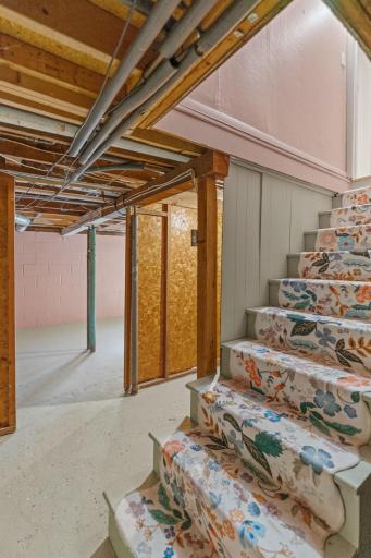 Unfinished lower level with expansive storage