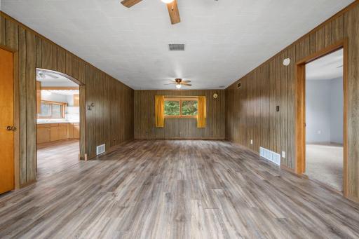 327 72nd Street NW, Buffalo, MN 55313