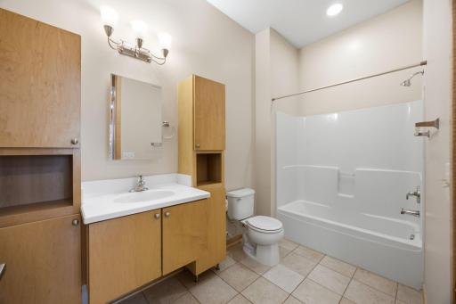 3640 Wooddale Avenue S, 305, Saint Louis Park, MN 55416