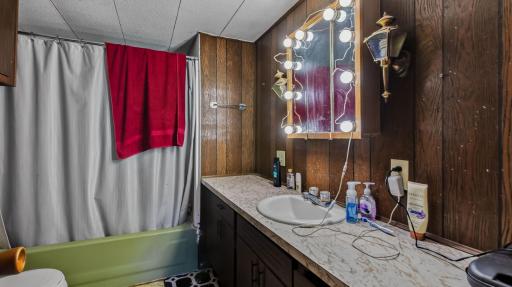 429 S Scott Street, Elmwood, WI 54740