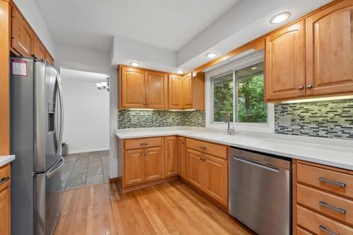 17-web-or-mls-19th Ave-S0508-017.jpg