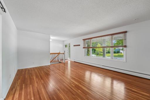 9-web-or-mls-19th Ave-S0508-009.jpg