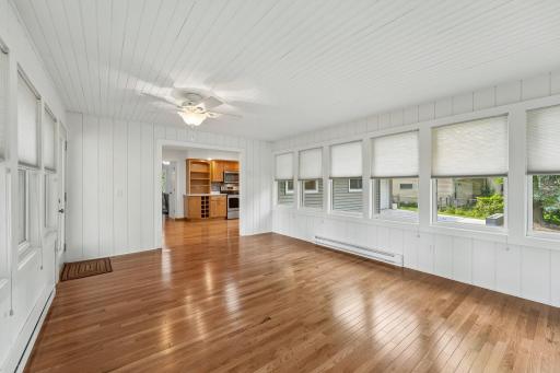 14-web-or-mls-19th Ave-S0508-014.jpg