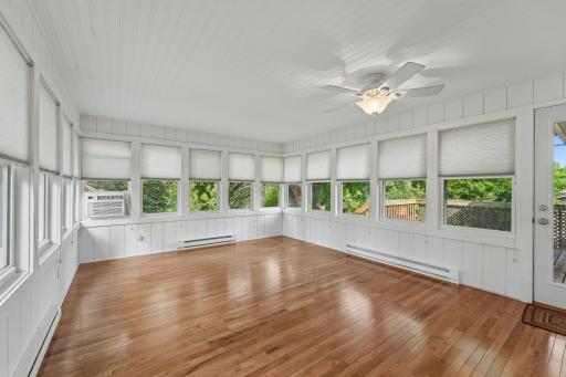 13-web-or-mls-19th Ave-S0508-013.jpg