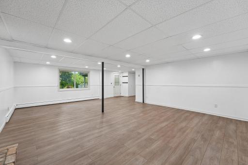 36-web-or-mls-19th Ave-S0508-036.jpg
