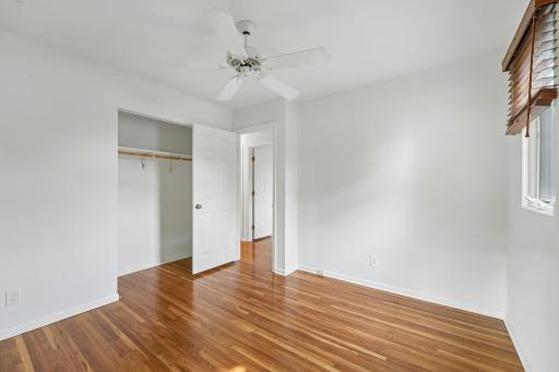 26-web-or-mls-19th Ave-S0508-026.jpg