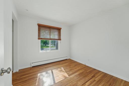 23-web-or-mls-19th Ave-S0508-023.jpg