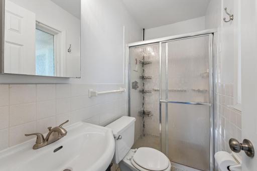 32-web-or-mls-19th Ave-S0508-032.jpg