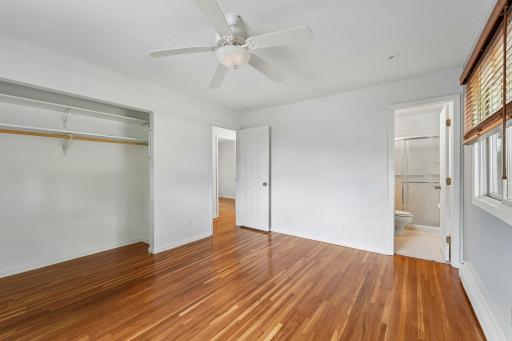 31-web-or-mls-19th Ave-S0508-031.jpg