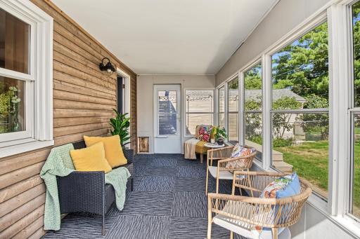 So much light comes into this porch! Summer evening and fall days will be amazing to spend here!