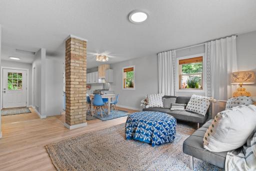 47-web-or-mls-3000 Devon Ln-47.jpg