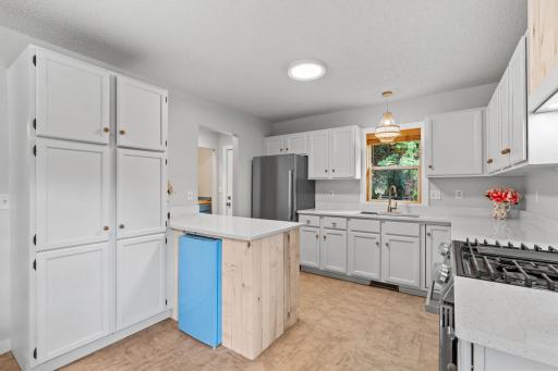 39-web-or-mls-3000 Devon Ln-39.jpg