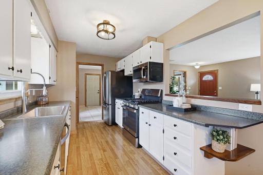 8413 Meadow Lake Road E, New Hope, MN 55428