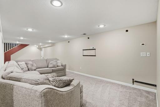 8413 Meadow Lake Road E, New Hope, MN 55428