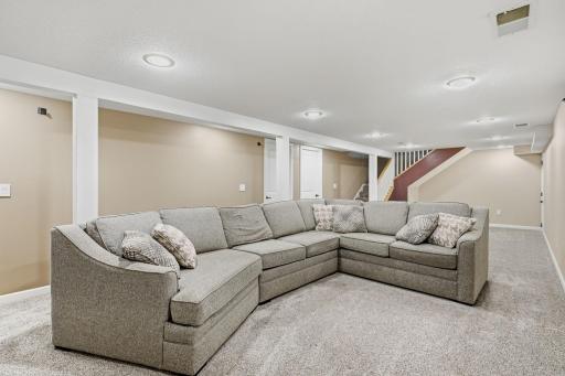 8413 Meadow Lake Road E, New Hope, MN 55428