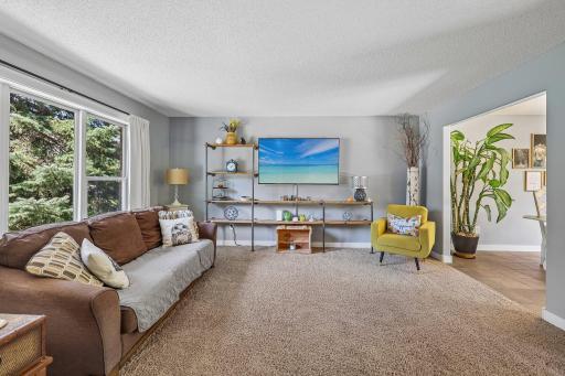 8-web-or-mls-New York Ave-S1808-008.jpg