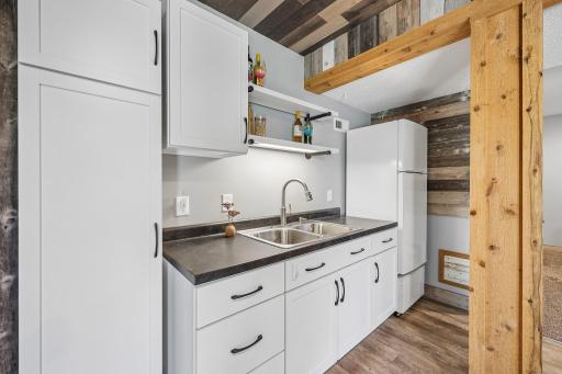 40-web-or-mls-New York Ave-S1808-040.jpg