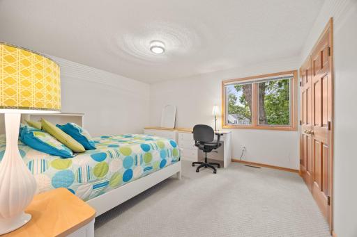 2021 Royale Drive, Eagan, MN 55122