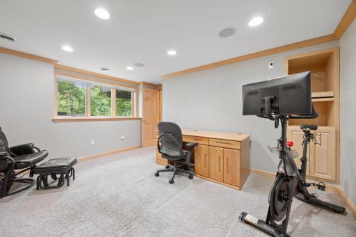 2021 Royale Drive, Eagan, MN 55122