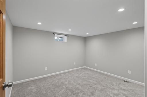 32_3045_116th32_mls.jpg