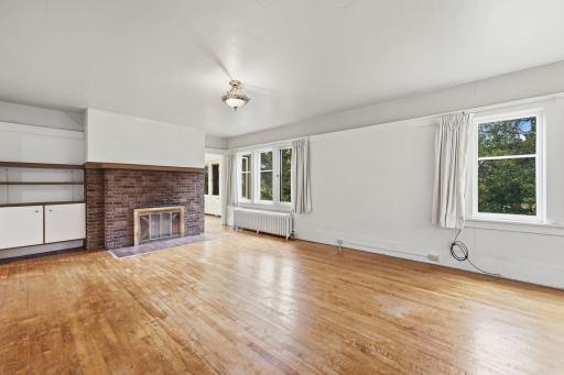 2114 E 2nd Street, Duluth, MN 55812