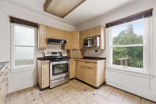 2114 E 2nd Street, Duluth, MN 55812