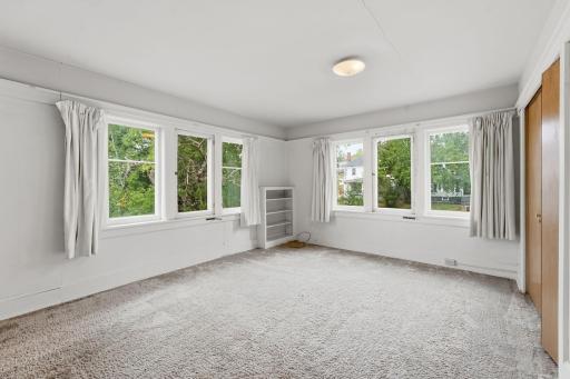 2114 E 2nd Street, Duluth, MN 55812