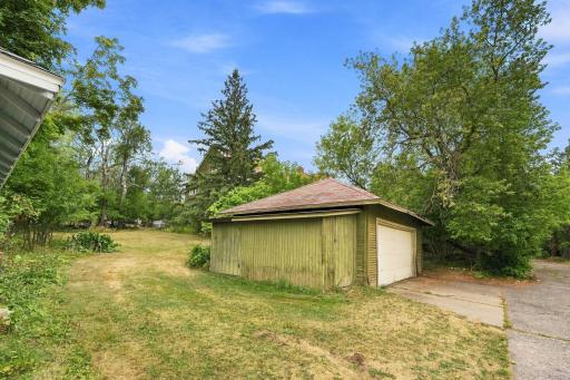 2114 E 2nd Street, Duluth, MN 55812