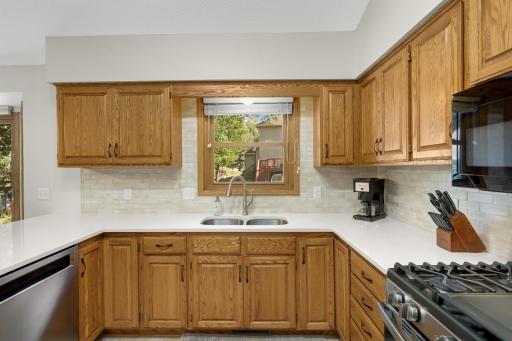 3266 Rolling Hills Drive, Eagan, MN 55121