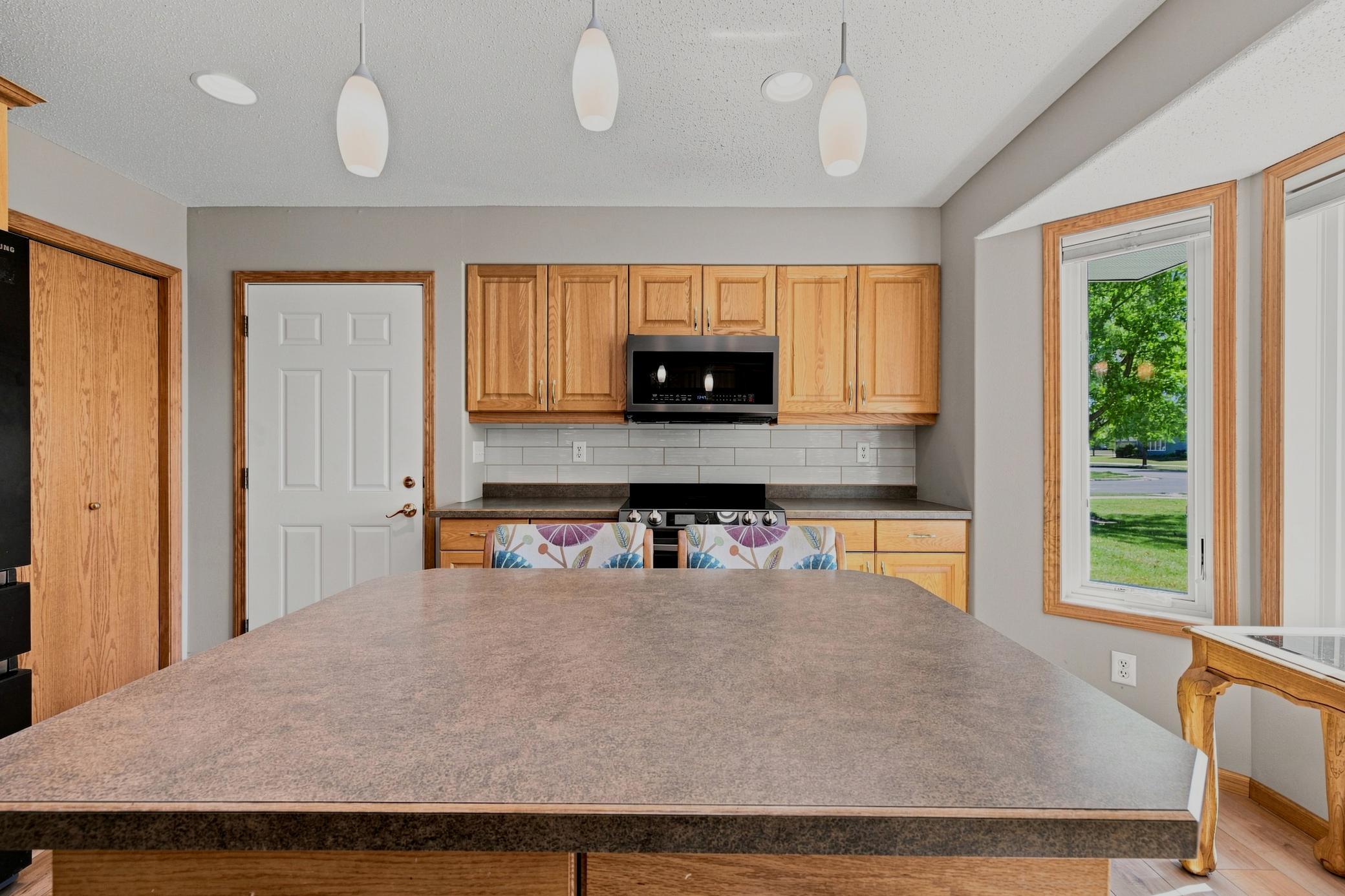 Large breakfast bar island