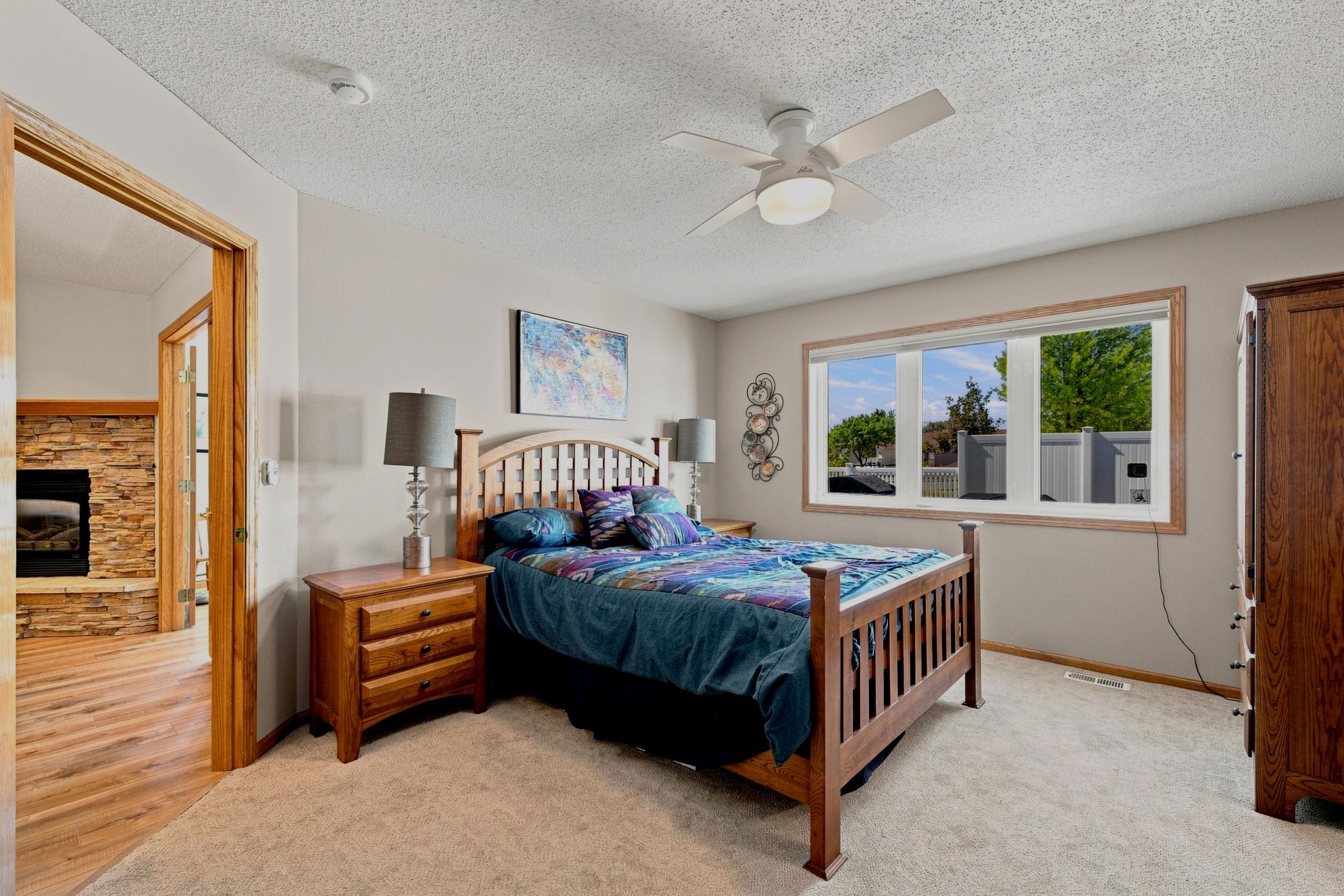 Spacious and bright with ceiling fan, large windows, ensuite private bathroom
