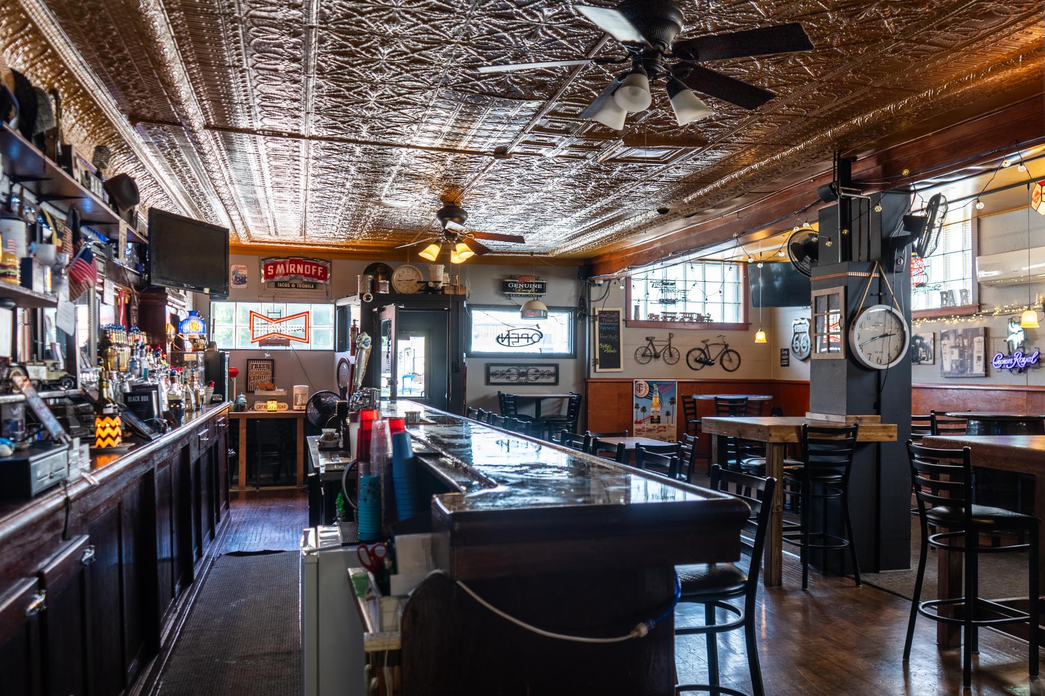 Bar/Dining