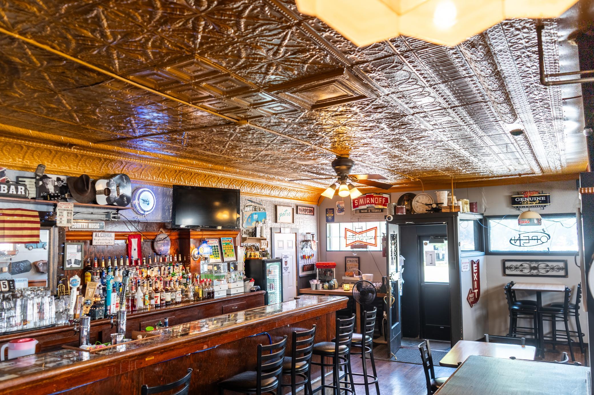 Bar/Dining