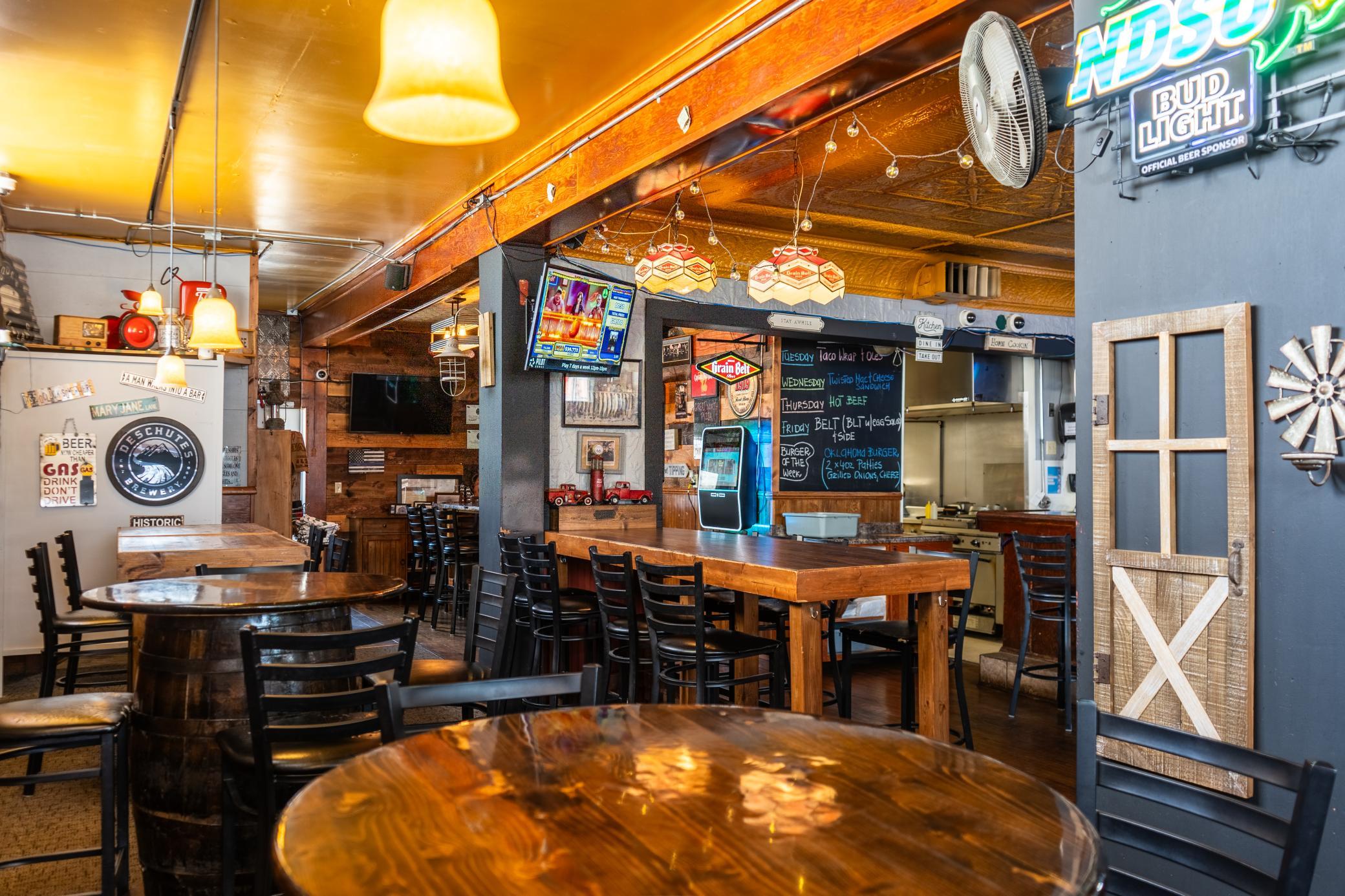 Bar/Dining