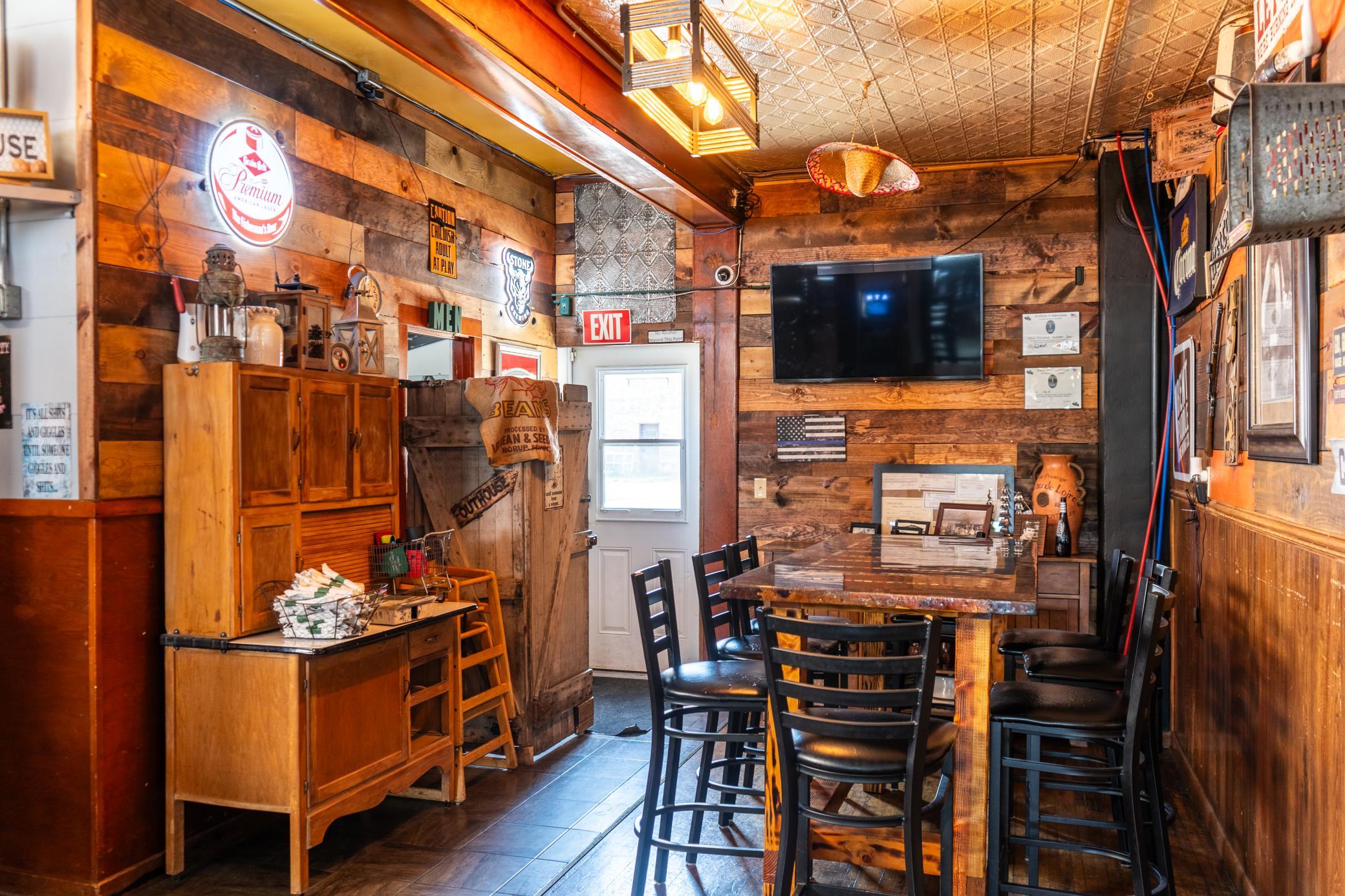 Bar/Dining