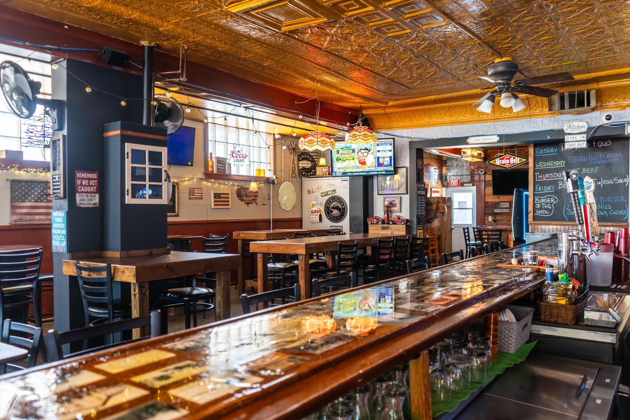 Bar/Dining