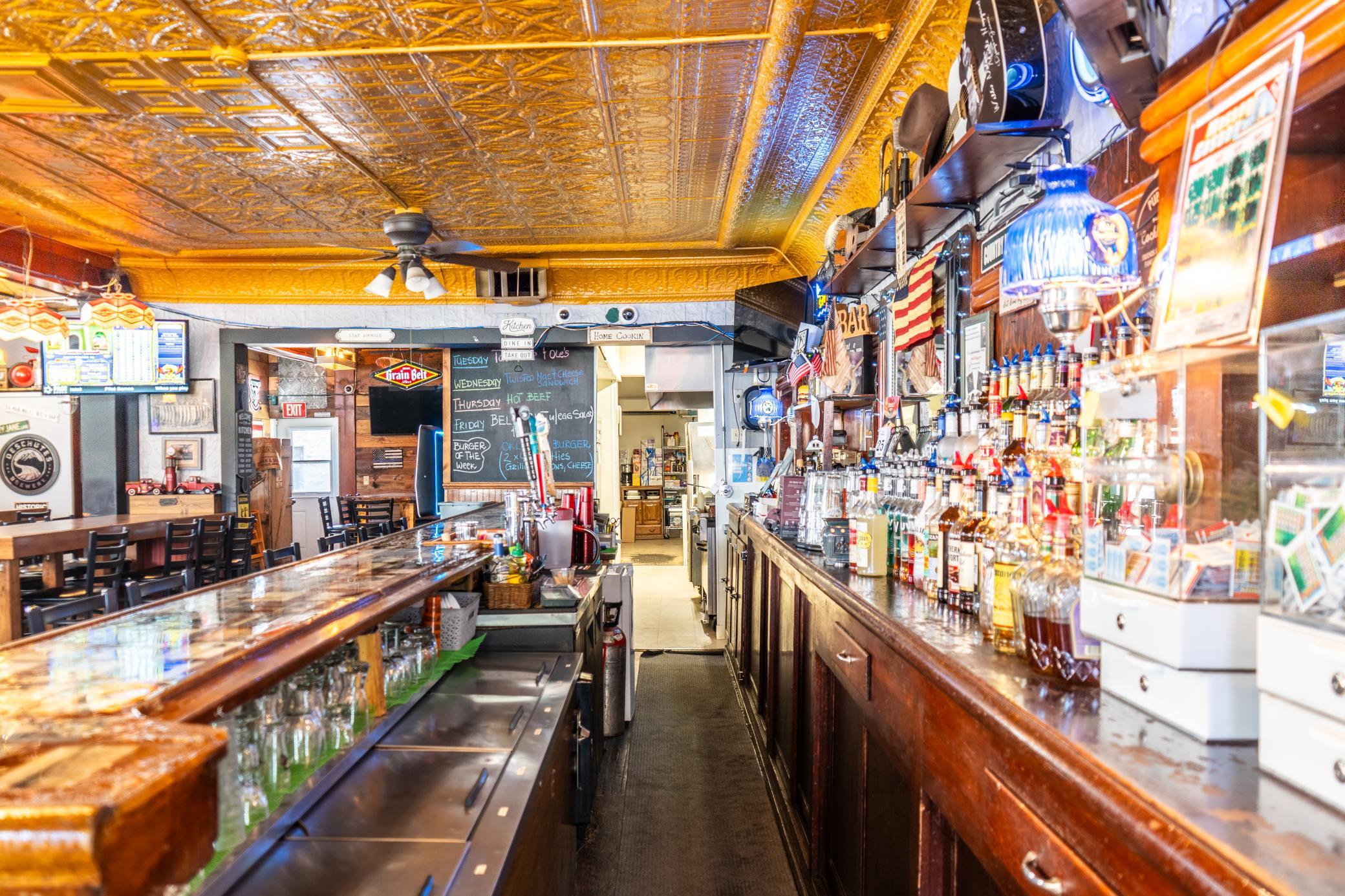 Bar/Dining