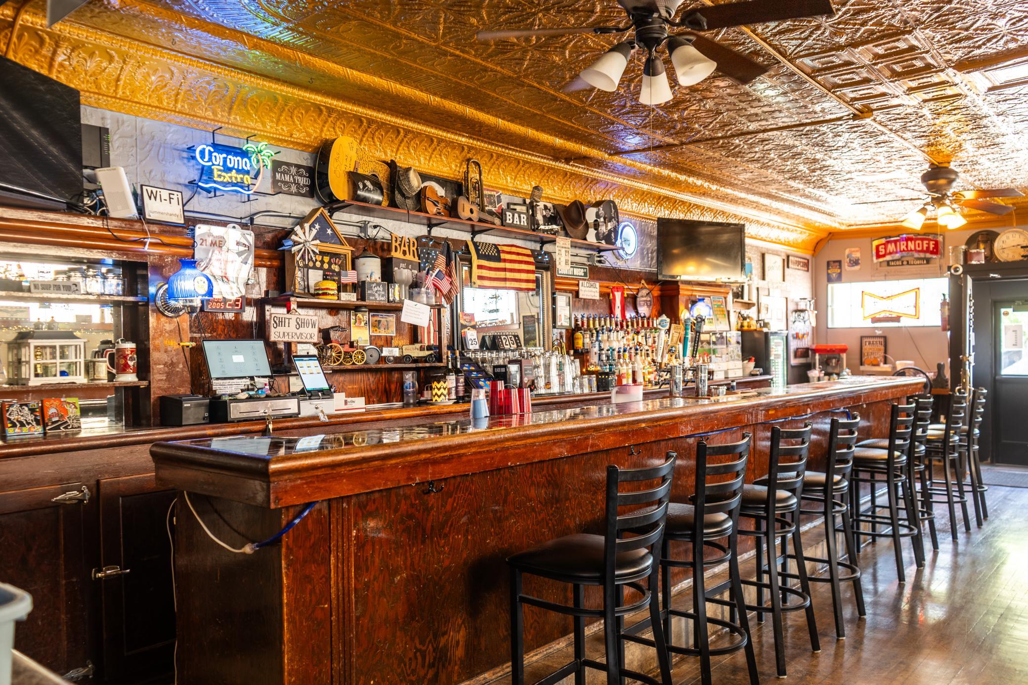 Bar/Dining