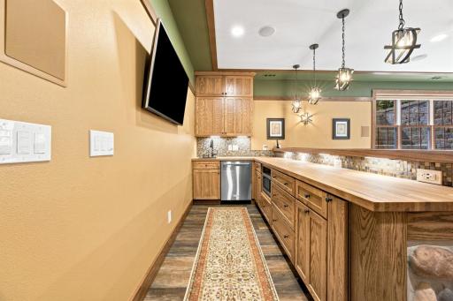 7107 Maple Lane, Horace, ND 58047