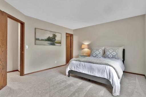 15641 27th Avenue N, Plymouth, MN 55447