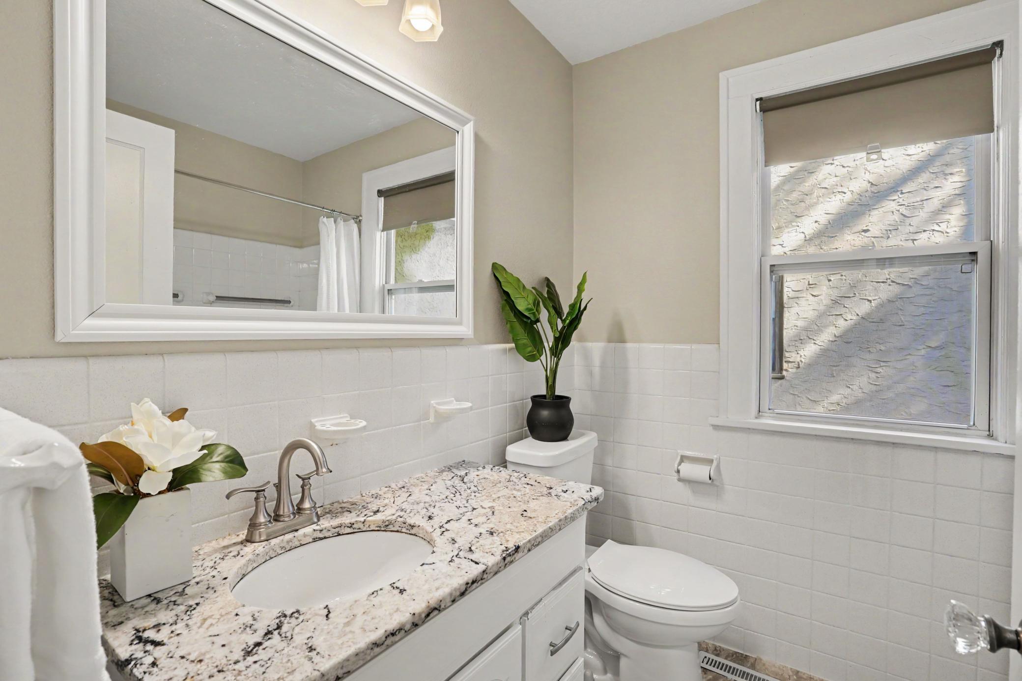 Full bathroom - main level