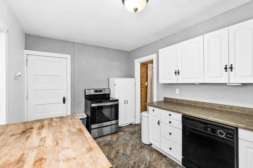 9239 Meadow Street, Duluth, MN 55810