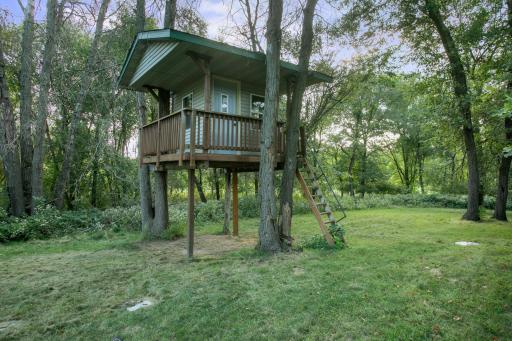 Very cool treehouse!
