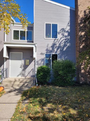 1439 25th Avenue S, 101, Fargo, ND 58103