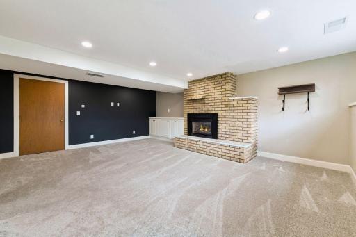 1370 Valley View Road, Chaska, MN 55318