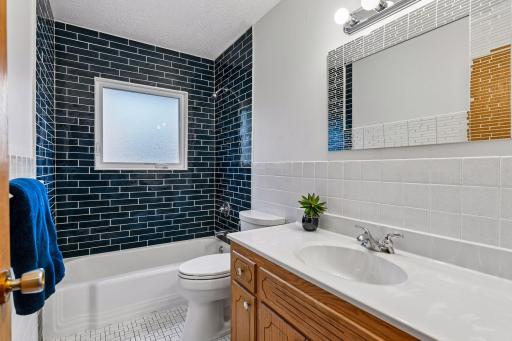 1370 Valley View Road, Chaska, MN 55318